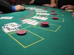 Meja Dragon Tiger Pretty Gaming menampilkan kartu game di rp vip2